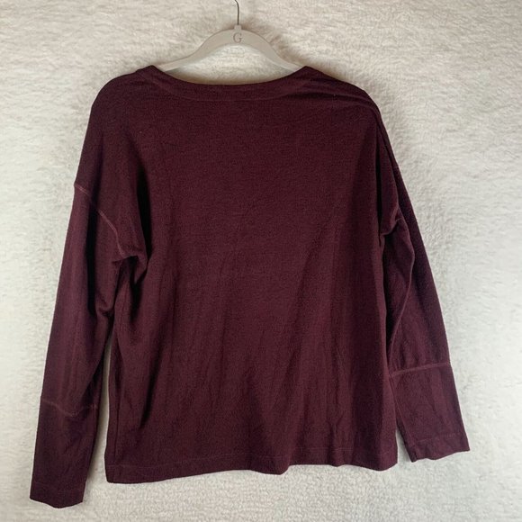 Rails Sweater Women's Medium‎ Maroon Stretch Long Sleeve Eyelet V-Neck 7635 - Picture 6 of 7